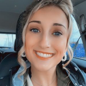 Meet your Posher, Gabby